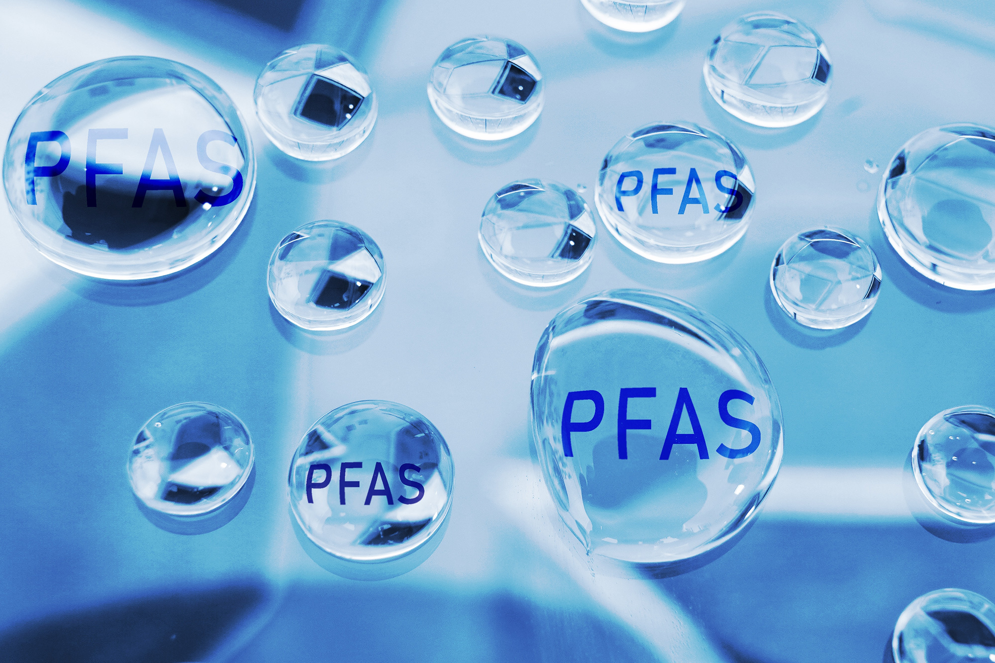 새로운 정수 필터는 잡기 힘든 "영원한 화학물질"을 최대 98% 제거합니다.